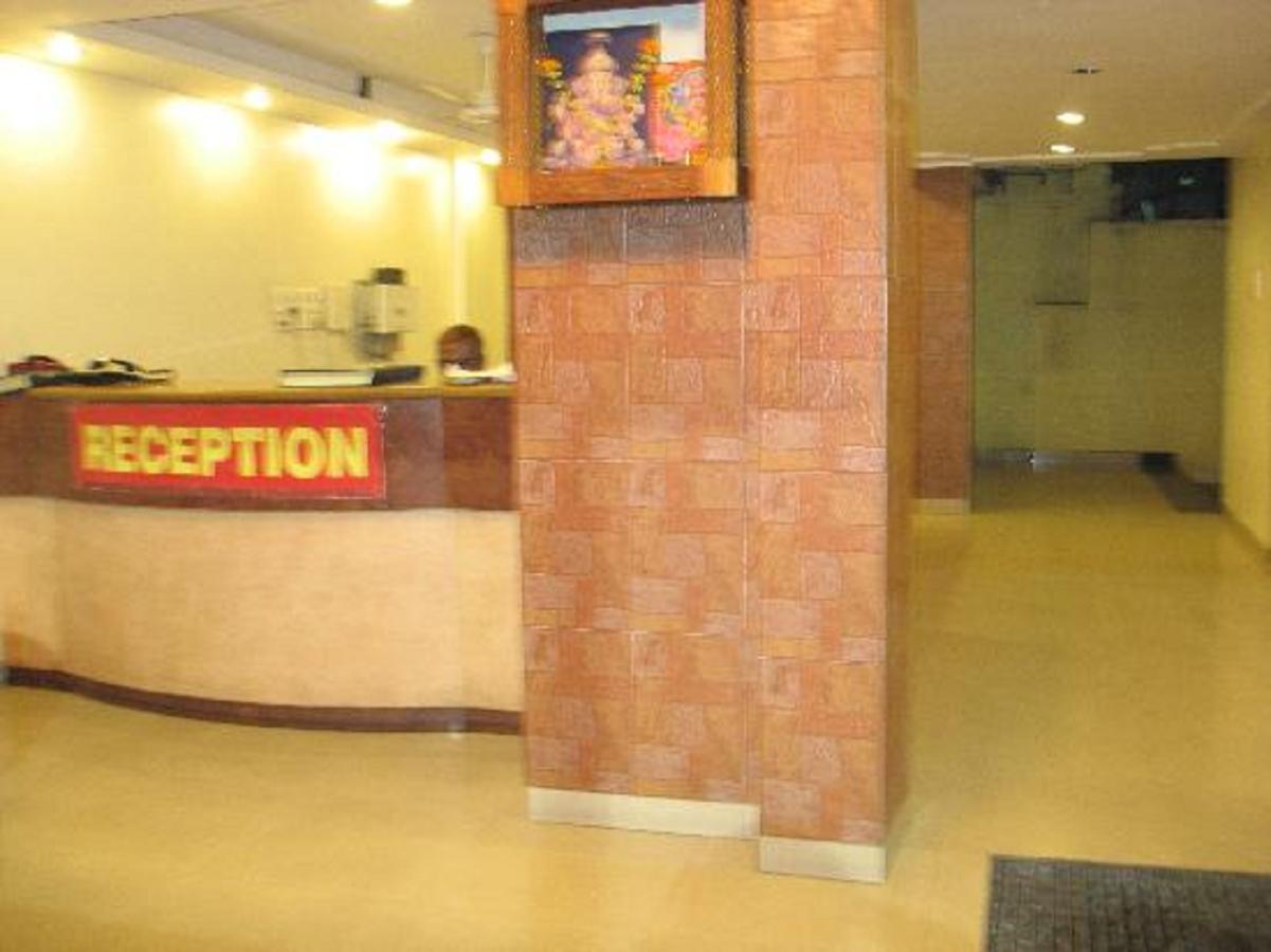 Hotel Rajdeep Poona Buitenkant foto