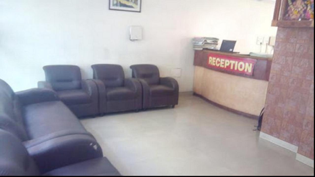 Hotel Rajdeep Poona Buitenkant foto