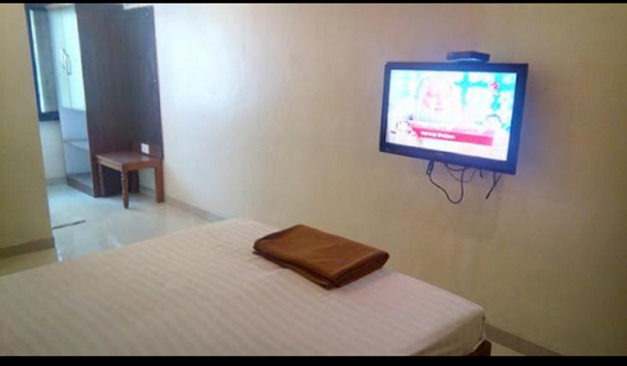 Hotel Rajdeep Poona Buitenkant foto